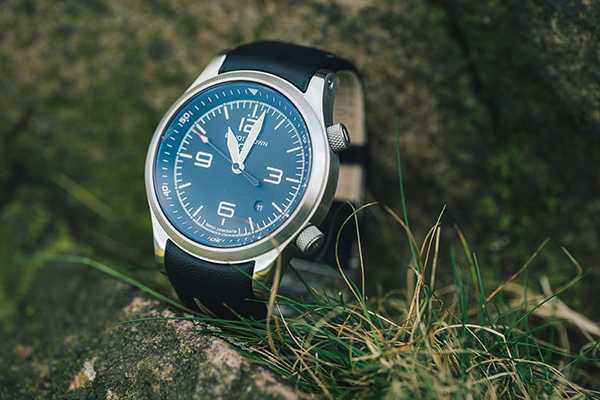 Top-5-best-affordable-watches-with-leather-straps-for-men